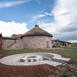 Pachamama Hampina Wasi Ancestral Center, hotel v destinaci Urubamba