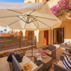 Residence Moresca , Appartamento Tavolara con Giardino e Vista Mare a 80 mt dalla Spiaggia