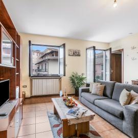 Sunrise in Baveno: Apartment for 4 with Balcony - Happy Rentals