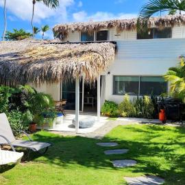 BEACH FRONT 3 Bedroom Villa with Pool Sleeps 7、ラス・テレナスのホテル