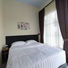 Viesnīca AJA Tumapaksewu Homestay pilsētā Pronojiwo