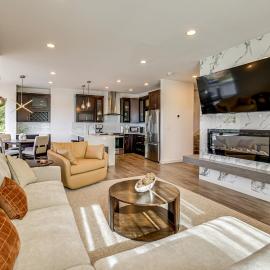 4 Mi to Dtwn Greenville: Group-Ready Home w/ Yard