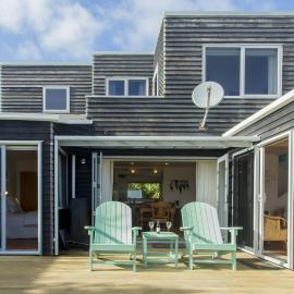 Chester Cottage Beachfront - direct ocean access