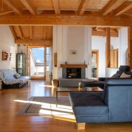 Cozy alpine loft with fireplace, hotel u gradu Lenz
