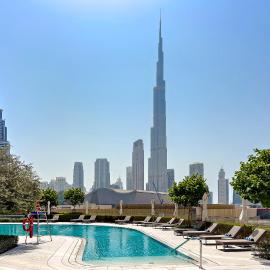 Vida Dubai Mall Connected 2BR, hotel u gradu 'Sabkhah'