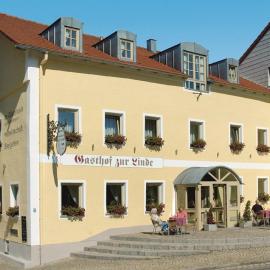 Hotel-Gasthof Zur Linde, מלון בנויקירשן ביים הייליגן בלוט