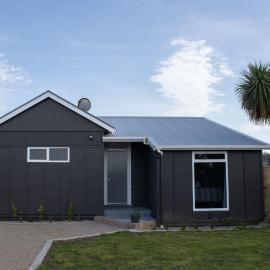 The Aisle Seat - pet-friendly 1BR modern apartment, hotel in Waitara
