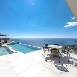 Dione Villa