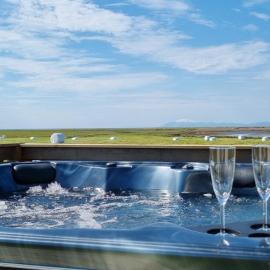 Hítarneskot - Private hot tub Cottages, hotel in Hítarneskot