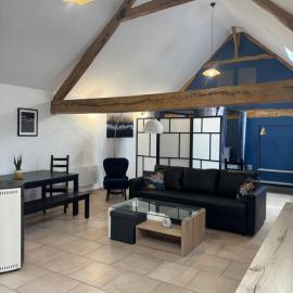 Le Merisier, hotel a Épieds