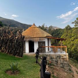 Mountain Aloe Den, готель у місті Бабертон