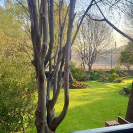 Entire Apartment in Eldoraigne, Centurion، فندق في Eldoraigne