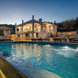 Luxury VILLA RAFAEL, hotel in Skopelos Town