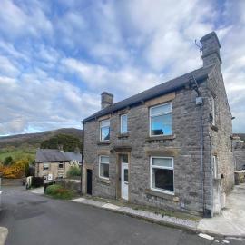 Northcliffe - Stylish Stone Cottage - Spa Bath - Peak Views: Bradwell şehrinde bir otel