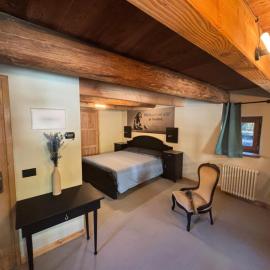 Riverside Room Joseph, hotel in Pontboset