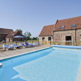 Pantiles Barn - E3866, hotel a Runcton Holme