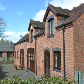 Strawberry Cottage, hotel in Kinlet