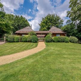 Castlemans Stables East โรงแรมในSedlescombe