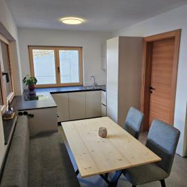 Apartment Warscher, hotell i Ainet