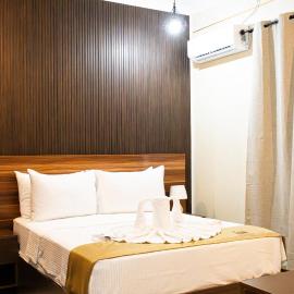 Valhali Guesthouse, Hotel in Huraa