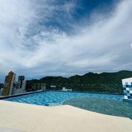 SKY Tower Apartamento 702: Gaira'da bir otel