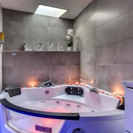 Le bourget - Suite romantique, hotel in Narbonne