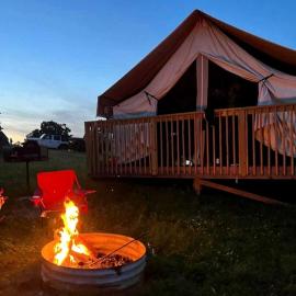 Impressive Tented Cabin with Peaceful Vistas and Fire Pit in Logan, Ohio, hotel v destinácii Logan