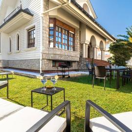 Chalet con Jardín junto a la Playa de Berria