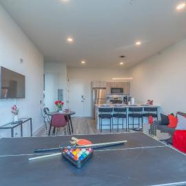 Smoked Amber Stay, Free Parking, Sleep 5, 20 percent OFF, hotel a East Orange