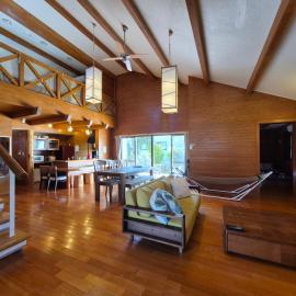 Karin Design Cottage, hotel a Onna