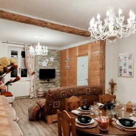 Alpissima - Esprit chalet & confort moderne en Haute-Savoie、タナンジュのホテル