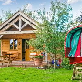 Copperbeech Bowtop, hotel in Tilston