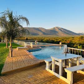 Riverview Pool Resort and Lodge, hotel v destinácii Moletlane