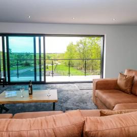 Silverbirch Cottage - 3 Bedrooms - Sleeps 6, hotel di Frizington