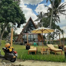 Toba-A-Scape, Hotel in Ambarita