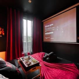 Appartement Cinéma Aéroport Orly - Parking gratuit & VTC, Hotel in Morangis