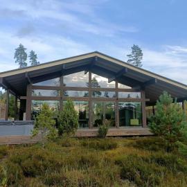 Naava Resort Luppo - Upea huvila järvinäkymällä ja ulkoporealtaalla, hotelli kohteessa Ähtäri