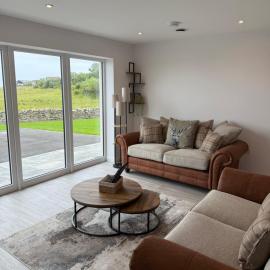 Stylish Cosy Stunning View Villa in Kirkwall, Free Parking and WiFi, hotel in Orkney