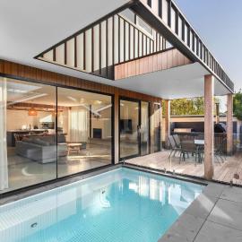 Riverhaus Luxe Barwon Heads Retreat with Pool, Hotel in Barwon Heads