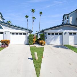 Charming lakefront condo on Siesta Key - GBB 1291, hotel in Sarasota