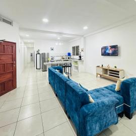 Sea Lion Suite 02