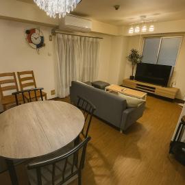 r311 Spacious Apartment near Dotonbori Namba Walk to Nipponbashi, hotel in Osaka