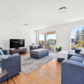 Sandy Adventures - Pet Friendly - 1 Min to Beach
