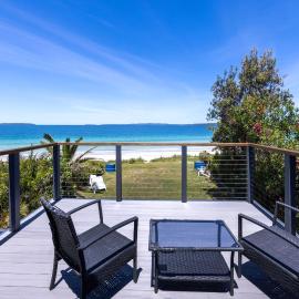 Zara del Mar - Pet Friendly Absolute Waterfront โรงแรมในCallala Beach