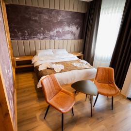 Ava Hotel Prishtina، فندق في بريشتيني