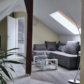 슈타스푸르트에 위치한 호텔 Ferienwohnung Blumenberg DG Karlstraße