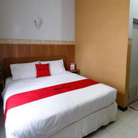 RedDoorz Plus near Undip Tembalang