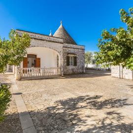 I Trulli della Collina by BarbarHouse