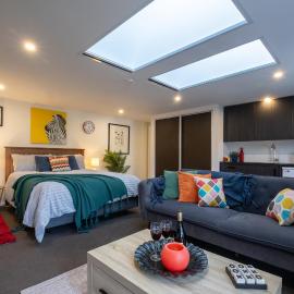 Bright Modern Guesthouse - Free Parking, Near CBD, hotel in Christchurch