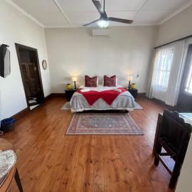 Toni's Cottage, hotell i Graaff-Reinet